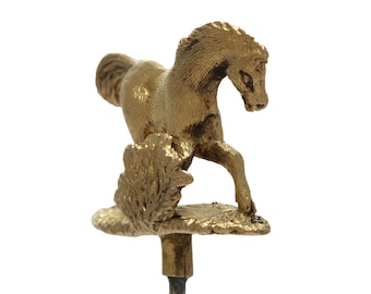 14kt antique vintage Horse stick pin/stickpin/lapel/tie/cravat pin. 14kt yellow gold Wild Horse/Pony. Hand engraved. Edwardian C1900. 3D.