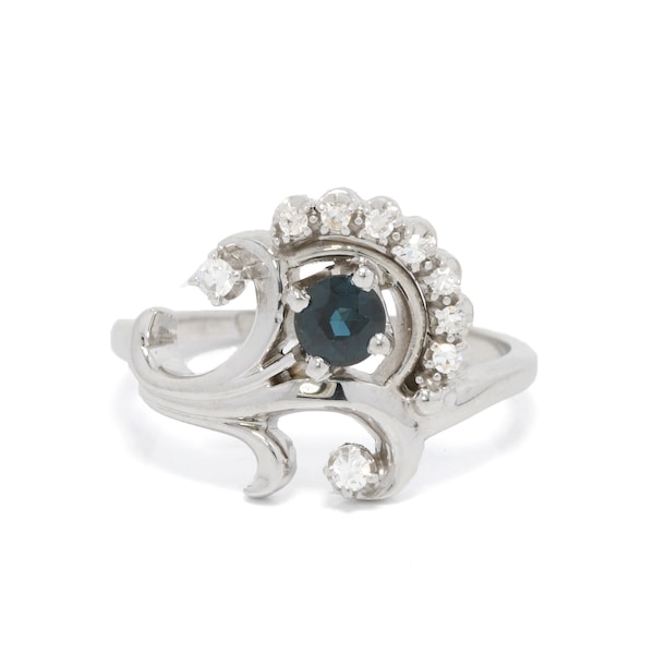 Vintage Sapphire Diamond Cocktail ring. Heated blue natural sapphire, natural diamonds, 18kt white gold. C 1940s.