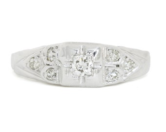 0,15 ct vintage diamanten verlovingsring/stapelring. Natuurlijke J Si1 ronde oud Europees geslepen diamant, platina, sierlijke Art Deco ring. jaren twintig.