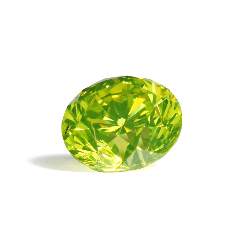 1.5ct GIA certified treated green diamond. Si2 Natural HPHT TREATED Fancy Vivid Green Yellow round brilliant cut diamond. Pre-owned. image 5