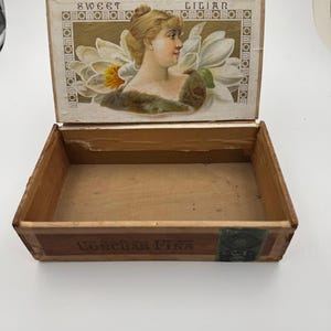 Vintage Cigar Box Sweet Lilian Top Torn RARE