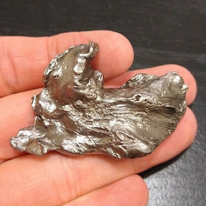 Sikhote Alin Meteorite &quot;Shrapnel&quot; 77.49 Grams Authentic Russia Witnessed Fall