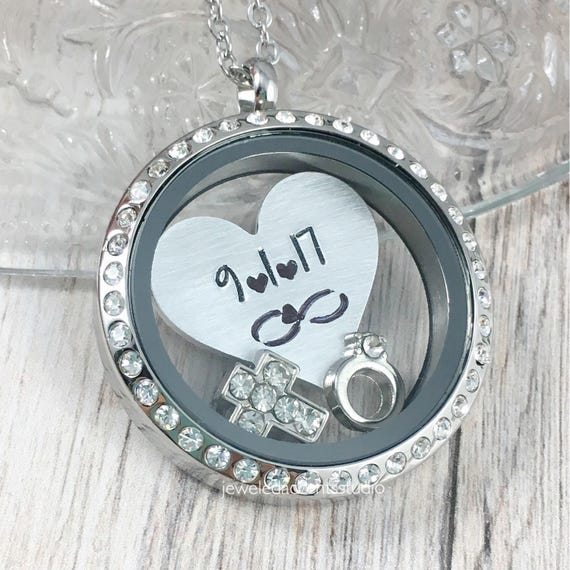 Wedding Date Necklace Anniversary Locket Wife Necklace Gift Etsy
