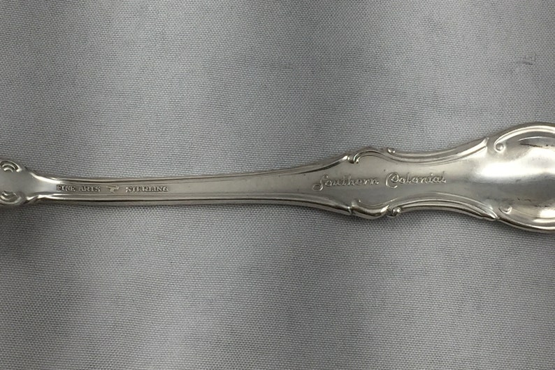 Southern Colonial by International Sterling Master Butter