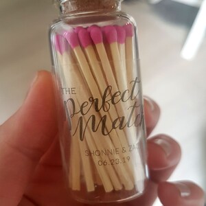 SET de 6 allumettes à pointe rose Fuchsia dans un bocal en verre avec percuteur / Le match parfait Mariages / Match Made in Heaven Matches en pot image 2