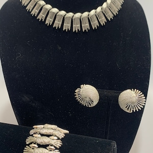 Vintage Sarah Coventry Silver Tone "Pineapple" Set Necklace Bracelet Earrings