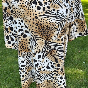 Vintage Modern Essentials Short Sleeve Leopard/Tiger Print Polyester Blouse XL/XXL