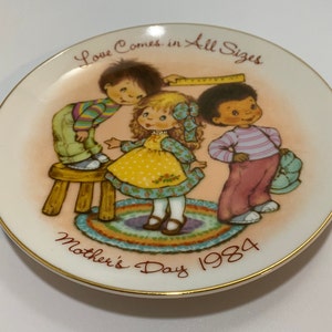 Vintage Avon Mother&#39;s Day 1984 Mini Collectors Plate &#39;Love Comes in All Sizes&#39;