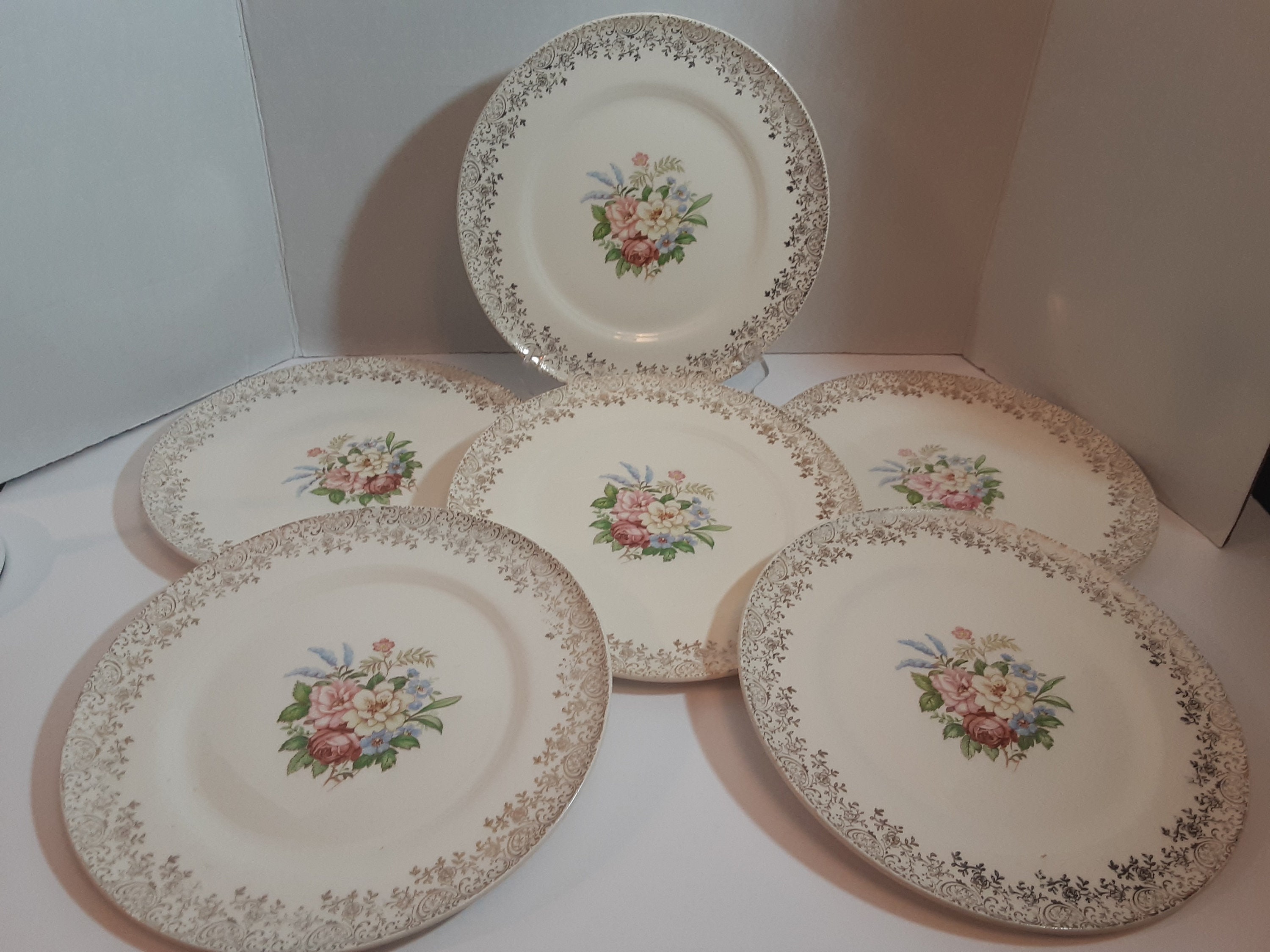 Plate FLRL BORDR, Charming Floral Border 