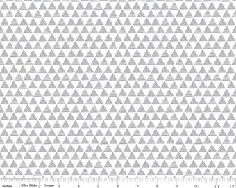 RILEY BLAKE, White, black, Triangle, Purrfect Day, 9904, cotton quilt, cotton designer