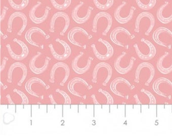 QUILT FABRIC Horseshoes, pink, 100% cotton, cotton quilt, cotton designer - Best in Show de Camelot Fabrics