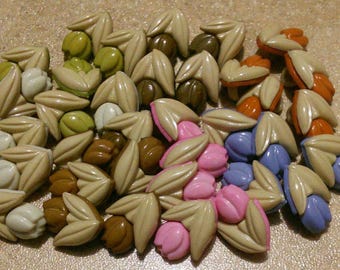 15mm, 100 Buttons TULIP, leaf beige, plastic, vintage, BF11-1