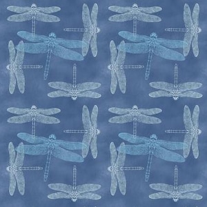 Peut inclure: Motif répétitif de libellules bleues et blanches sur fond bleu foncé texturé. Les libellules sont représentées dans un style détaillé et semi-transparent, créant un effet de superposition. Idéal pour tissu ou papier peint.