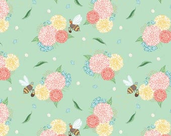 Fabric cotton Bee Errands, Light Green, 37230201, 03, QUILT FABRICS, 100% cotton, quilt cotton - Quilting Bees of Camelot Fabrics