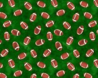 QUILT FABRIC Small World Mini Multi Footballs - 8893 de Timeless Treasures