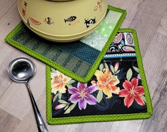 Scrappy Potholders 10 1/2" x 10 1/2", Patchwork Hot Mats Potholder Trivet Oven