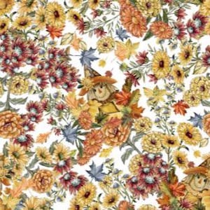Peut inclure: Un motif répétitif représentant un épouvantail portant un chapeau, entouré de feuillage d'automne, incluant des chrysanthèmes jaunes et orange, des fleurs rouges et des feuilles d'érable sur un fond blanc. Le design présente un arrangement floral dense.