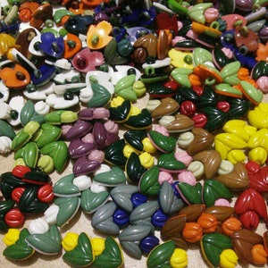 19mm, 100 Buttons TULIP, button plastic, colors mixtes, vintage image 2