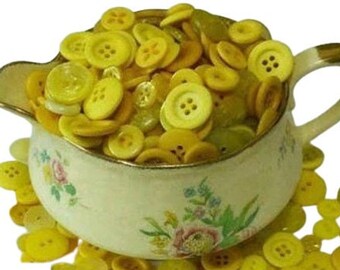 Lot of 100 YELLOW buttons, 1970-2000, vintage button