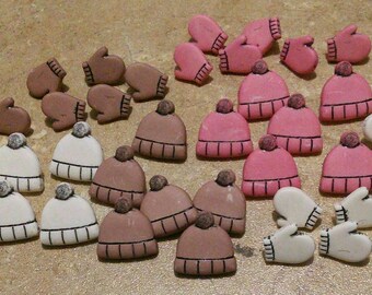 16mm, 12mm, 30 buttons Tuque and mitten, BF49