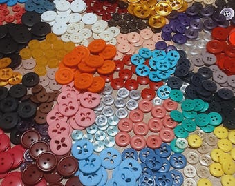 Pack of 1000 basic buttons, 40-80 kits of 2 and 4 holes, basic buttons, 5mm at 28mm, 1970-2000