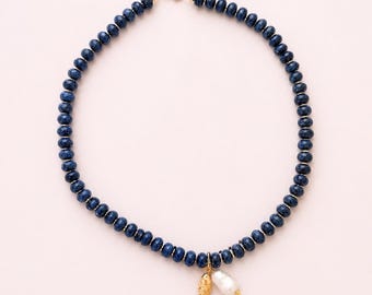 Colar com Jaspe Sésamo Azul Natural, Colar com Pingente de Pérola Cultivada e Peixe Dourado, Colar com Contas de Pedras Preciosas Azuis, Joias Costeiras Modernas