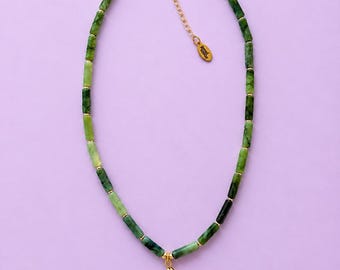 Colar com pingente de peixe em jade verde, colar com contas de pedra natural, pingente de peixe dourado, joia costeira, gargantilha com contas verdes
