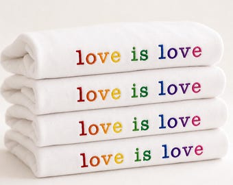 Camiseta bordada "Love Is Love" | Camiseta do Orgulho LGBTQ+ | Camiseta minimalista LGBTQ+ | Camiseta bordada unissex | Presente para o Mês do Orgulho | Igualdade