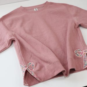Embroidered Bow Sweatshirt, Embroidered Side Slit Bow