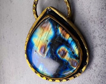 Faux Gold Labradorite necklace, brass labradorite necklace, large statment necklace, handmade crystal jewelry, bohemian labradorite necklace