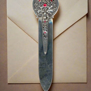 Abrecartas griego de plata esterlina con circonita (PC-07)