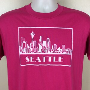 Vtg 90er Seattle Souvenir T-Shirt Fuchsia Pink L Tourismus Destination Skyline Postkarte Jerzees