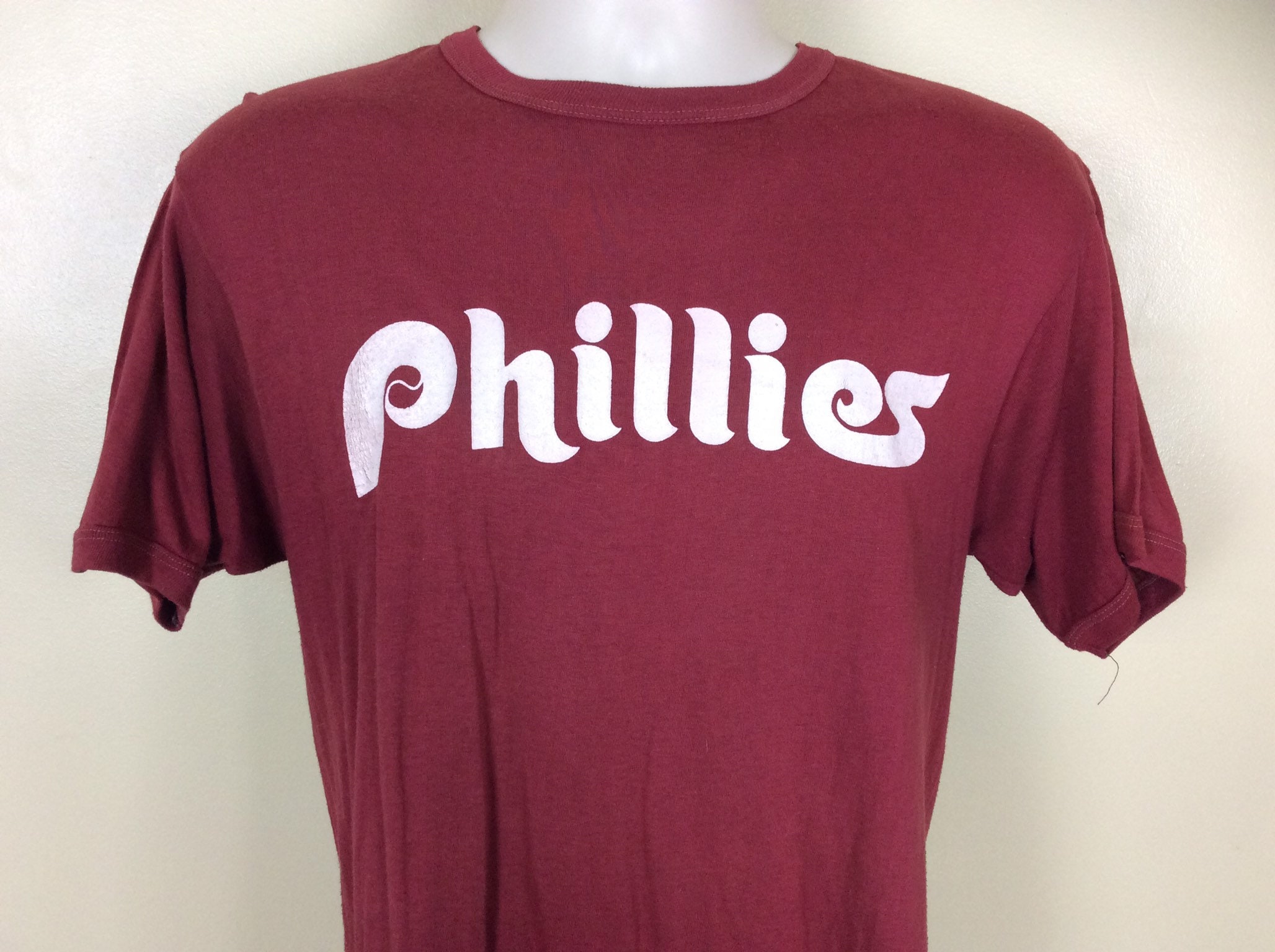 Vtg 70s 80s Philadelphia Phillies T-shirt Burgundy M MLB 