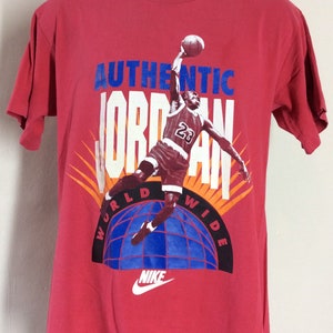 ヴィンテージ✨️Michael Jordan 優勝新聞記事プリントTシャツ L ヴィンテージ✨️Michael Jordan 優勝新聞記事プリントTシャツ L