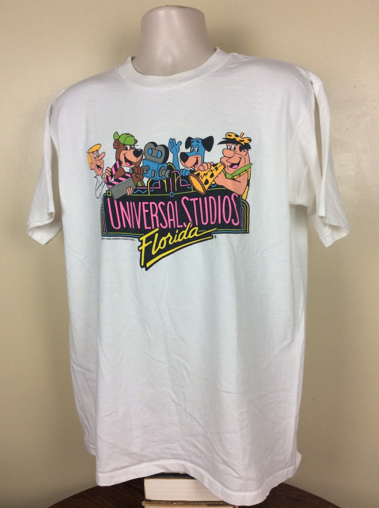 Vtg 1990 Universal Studios T-shirt White XL 90s Hanna Vtg 1990 Universal Studios T-shirt White XL 90s Hanna
