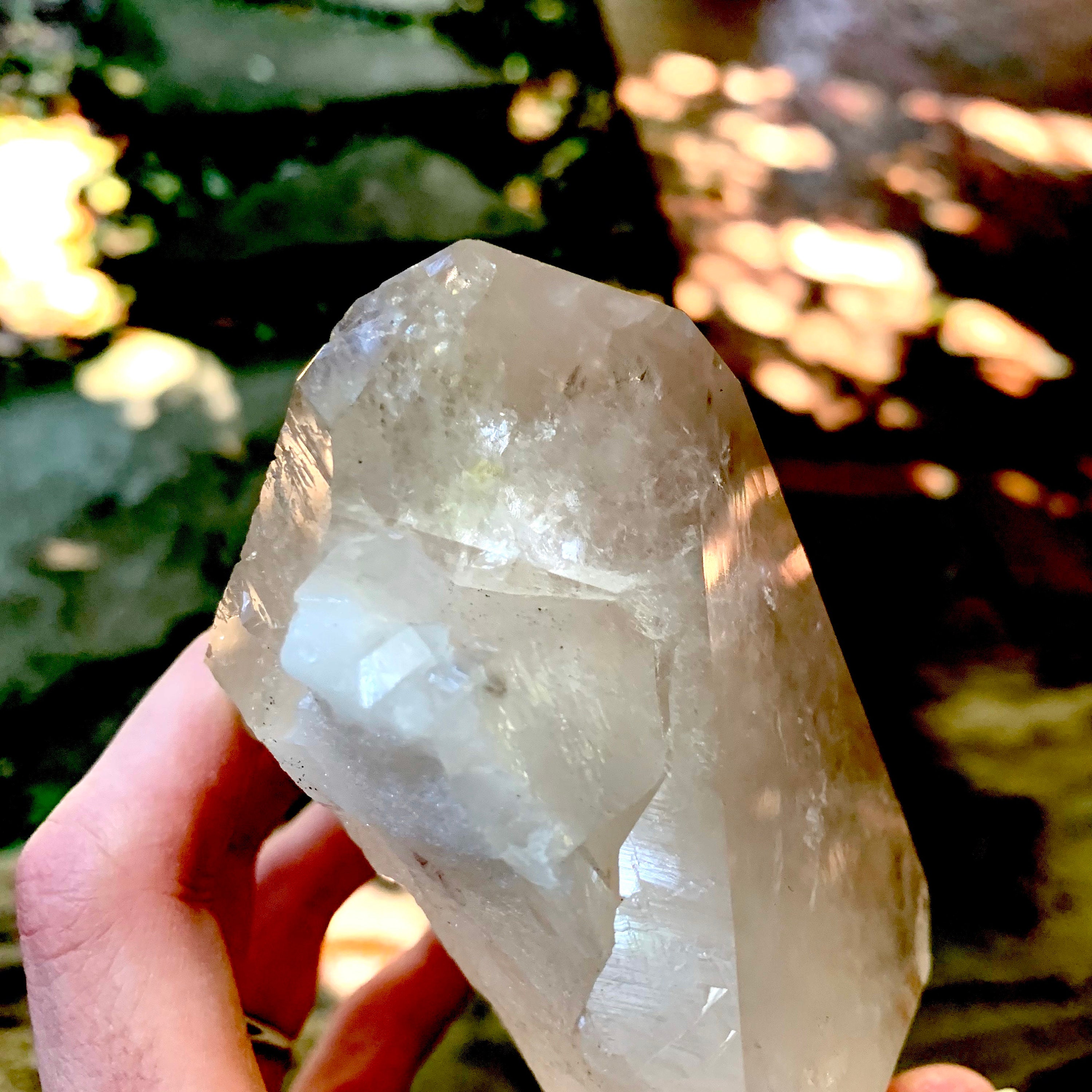 【極大結晶/1.75kg】最高峰 ブラジル ミナスジェライス州産 水晶ポイント 鉄分を含む水晶のポイント標本 720g ブラジル、ミナスジェライス州産