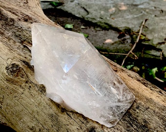 鉄分を含む水晶のポイント標本 720g ブラジル、ミナスジェライス州産