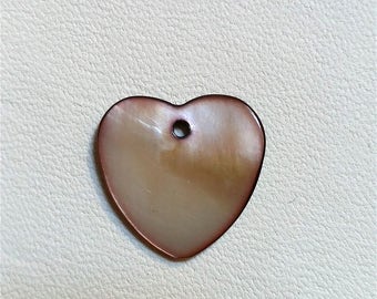 heart -nacre-pink-natural pendant-jewelry