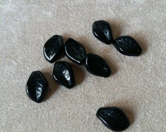 Black lacquered leaf # fashion # roaring twenties #fleurs #jardin Jet beads