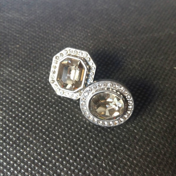 Rivets#bijou# pierre#gris fumée # sertissage diamants# bague # decoration #accessoire #precious #