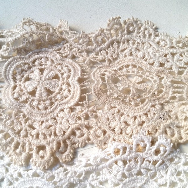 Galon-guipure #floral #coton #blanc of #beige