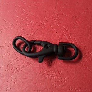 Mousqueton avec anneau en métal noir matmaroquinerie accessoires image 2
