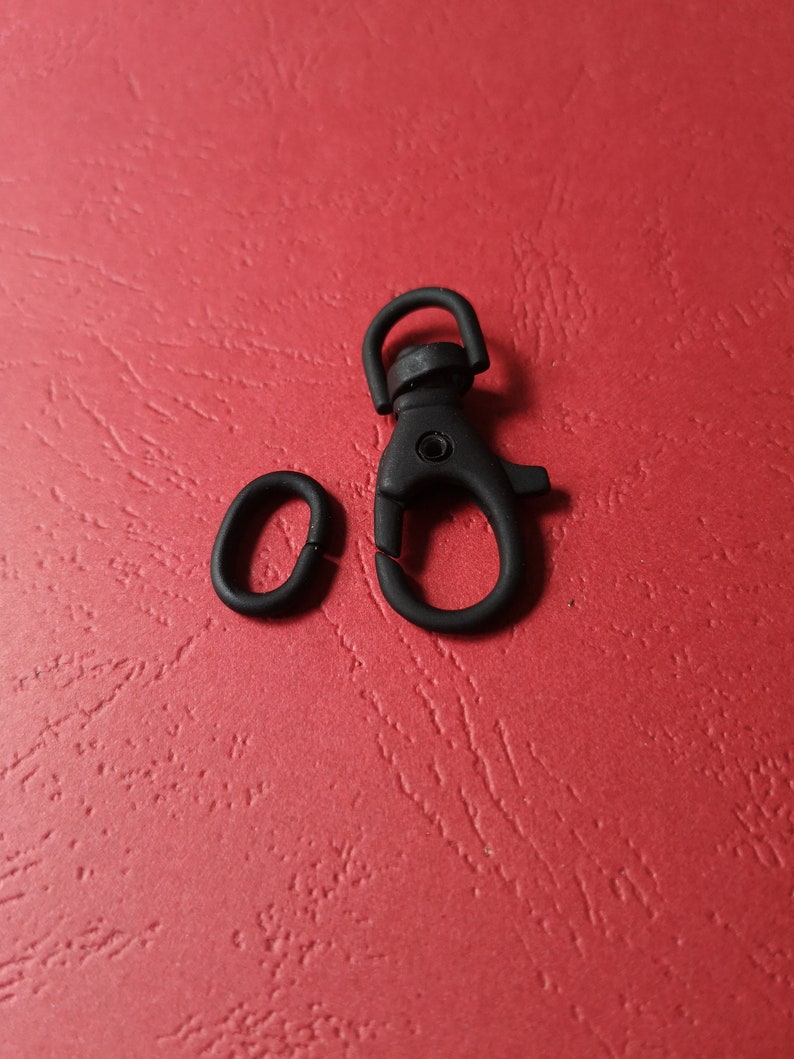 Mousqueton avec anneau en métal noir matmaroquinerie accessoires image 1