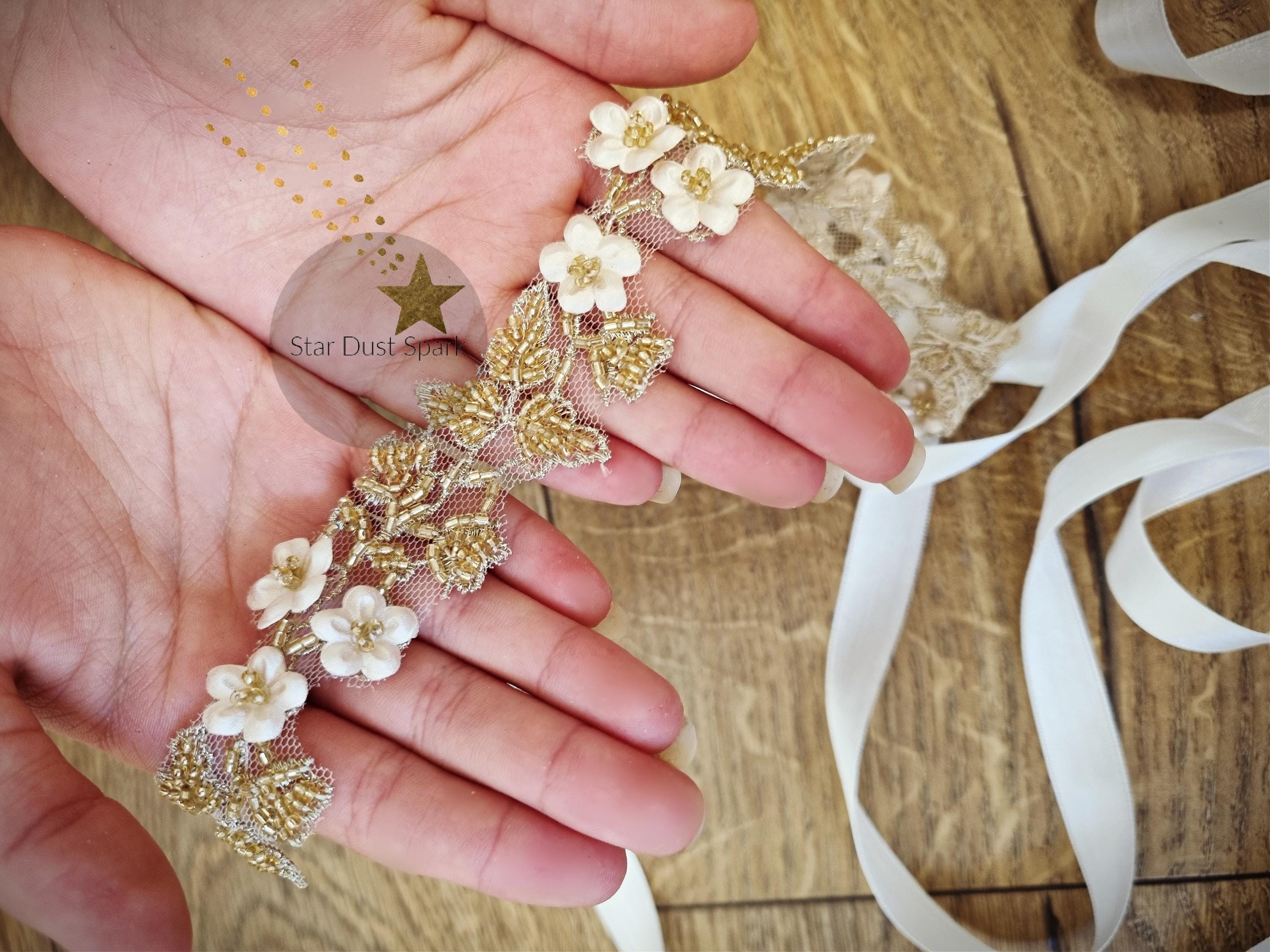 Gold Floral Belt Clip Accessory with Frosted White Flowers Vintage Elegant Flowers Hair Claw Clips,large Golden White  main image 4