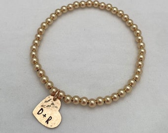 Personalized Hammered Letter Heart Charm Beaded Bracelet, Solid Gold Bracelet, Gold Filled Bracelet, Custom Engraved Bracelet
