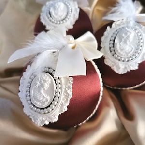 Coated Christmas baubles, satin Christmas decorations, Christmas tree, Handmade, Luxury ornaments, plaster frame, elegant