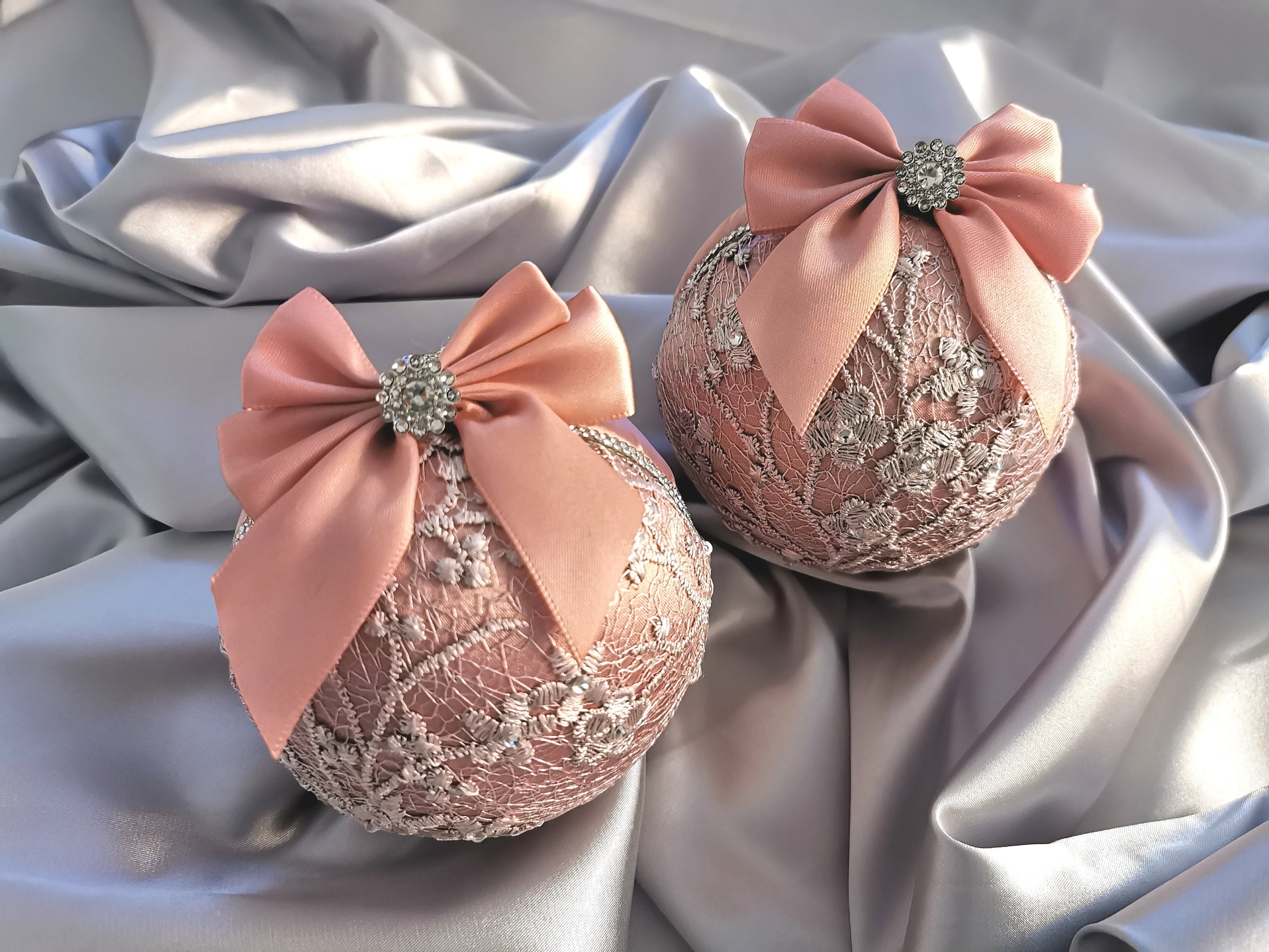 32 Fiocchi Staccabili Natalizi – Nastri Multicolori Per Pacchi Regalo, Coccarde Facili Da Montare In 3 Secondi, Decorazioni Per Albero E Feste Invernali