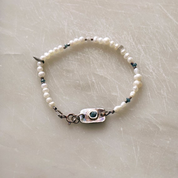 Pearls and Blue Raw Diamonds Bracelet