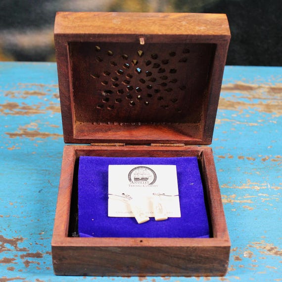 Tiny Scrimshaw Drop Earrings - image 4