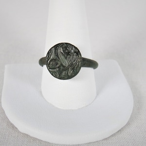 Byzantine Signet Ring with Gryphon
